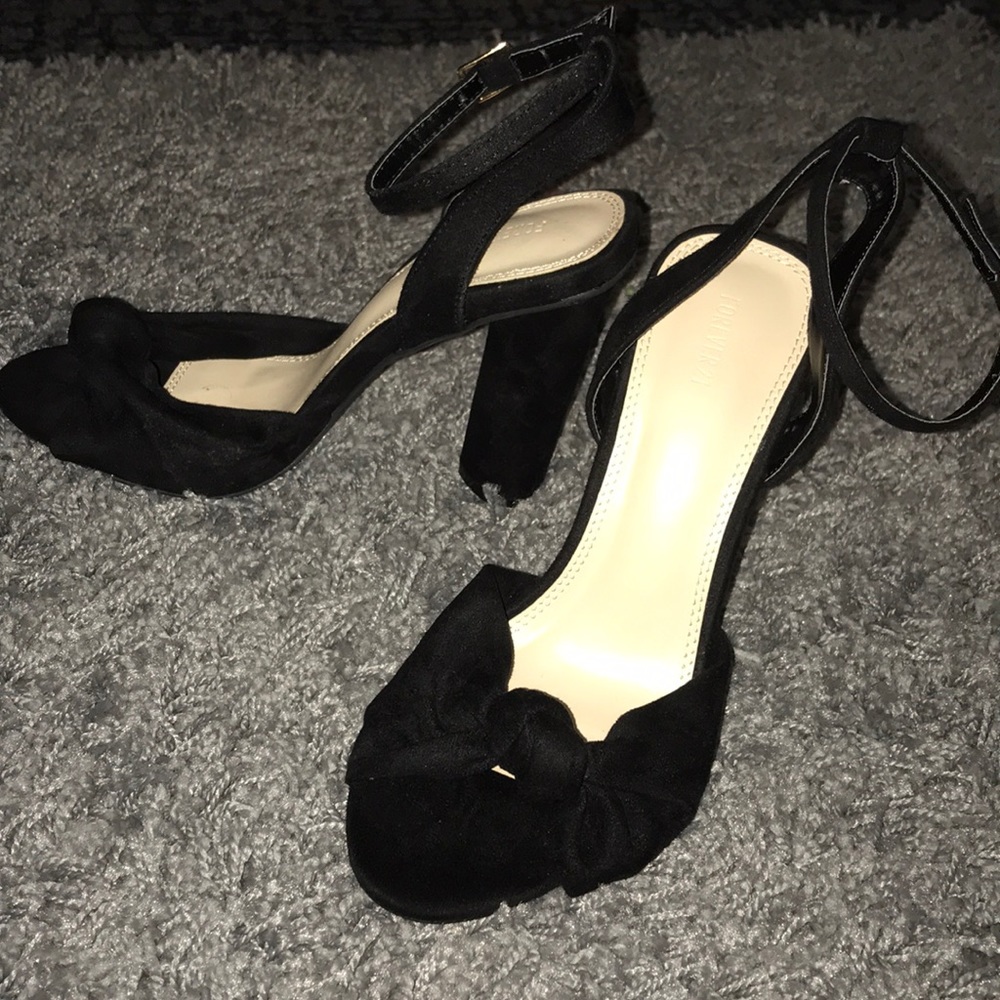 Women’s suede heel